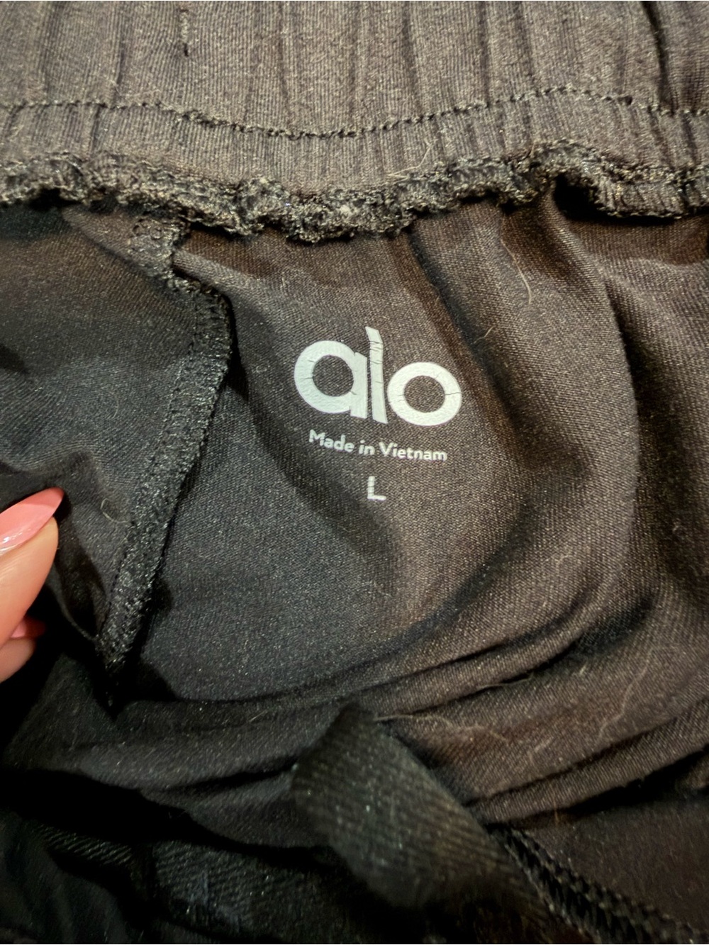 ALO Yoga Men’s Black Athletic Joggers - Picture 6 of 7